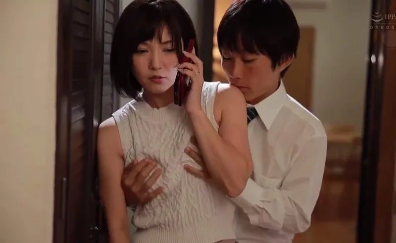 Chồng yêu đi đánh golf, người vợ ở nhà dẫn trai trẻ về đụ cho sướng